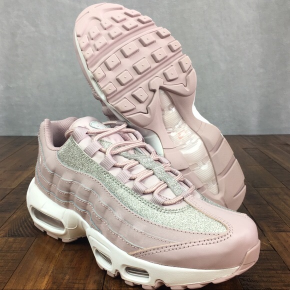 Women’s Nike 95 SZ8